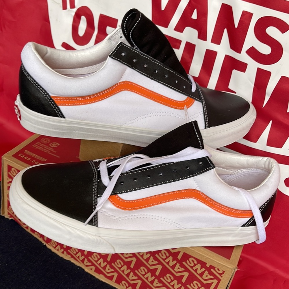 Vans Old Skool
(Classic Sport)Blk/Tr Wht
VNOA5KRF93U
Men’s sneakers - athletic - Picture 11 of 16